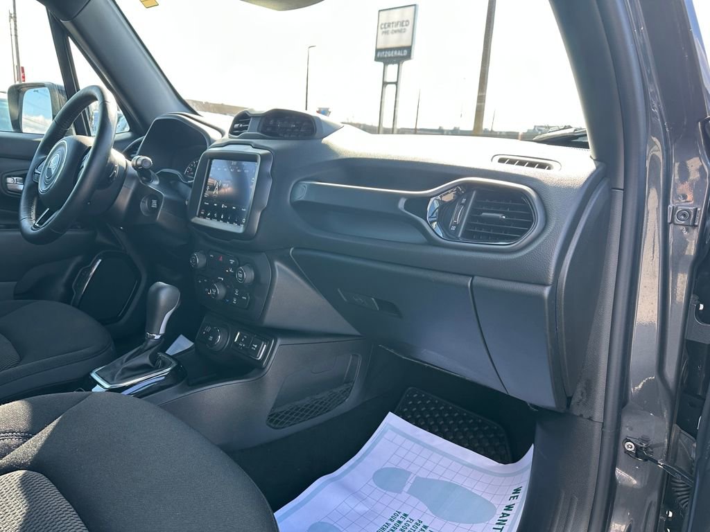 Used 2022 Jeep Renegade Altitude w/ Convenience Group image 19