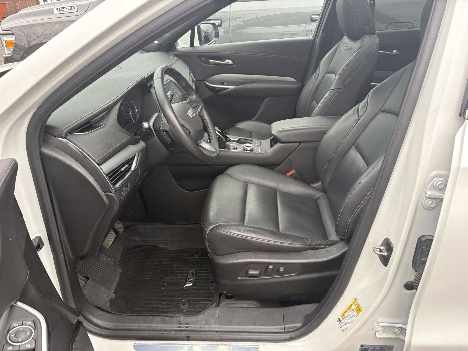 Used 2023 Cadillac XT4 Premium Luxury w/ Cold Weather Package image 4