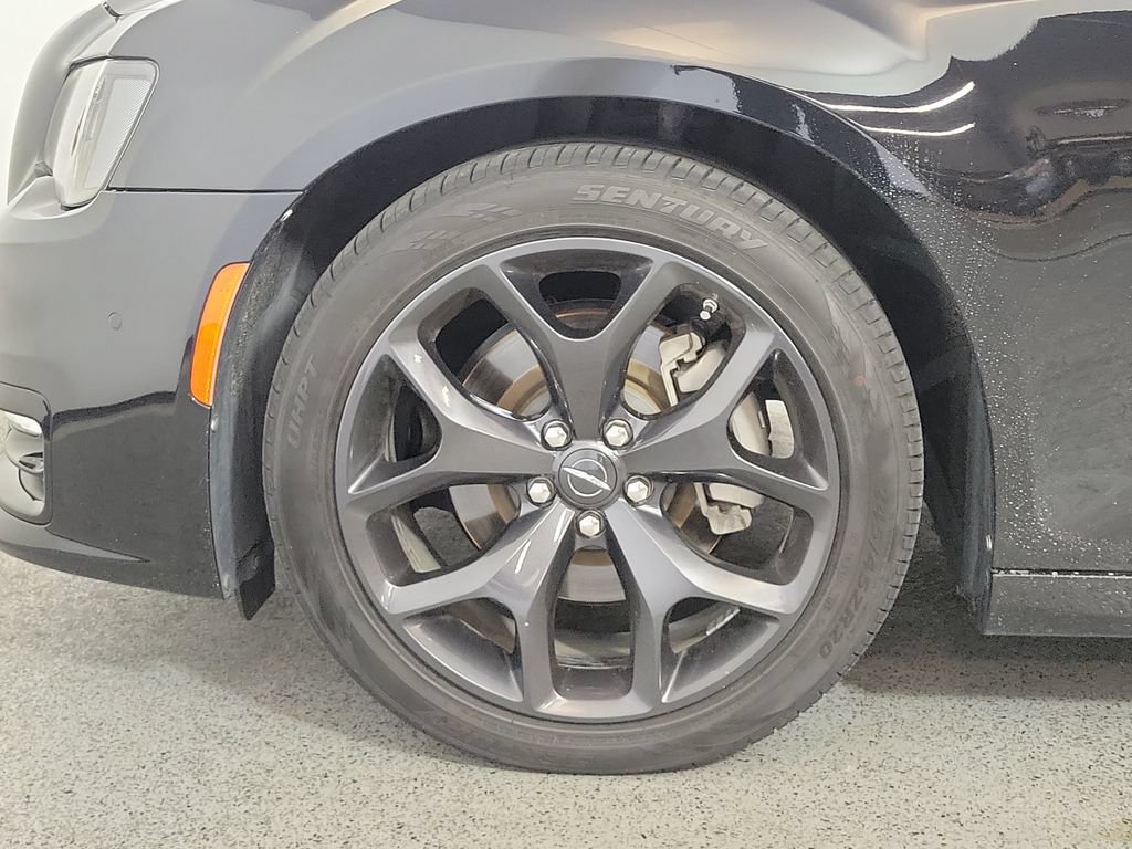 Used 2023 Chrysler 300 S w/ Comfort Group RWD image 10