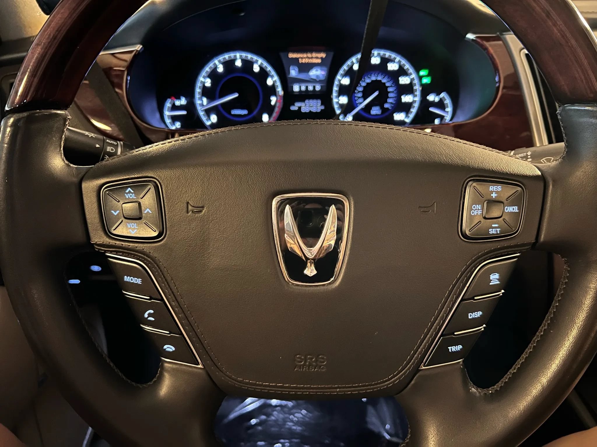 Used 2011 Hyundai Equus Signature RWD image 12
