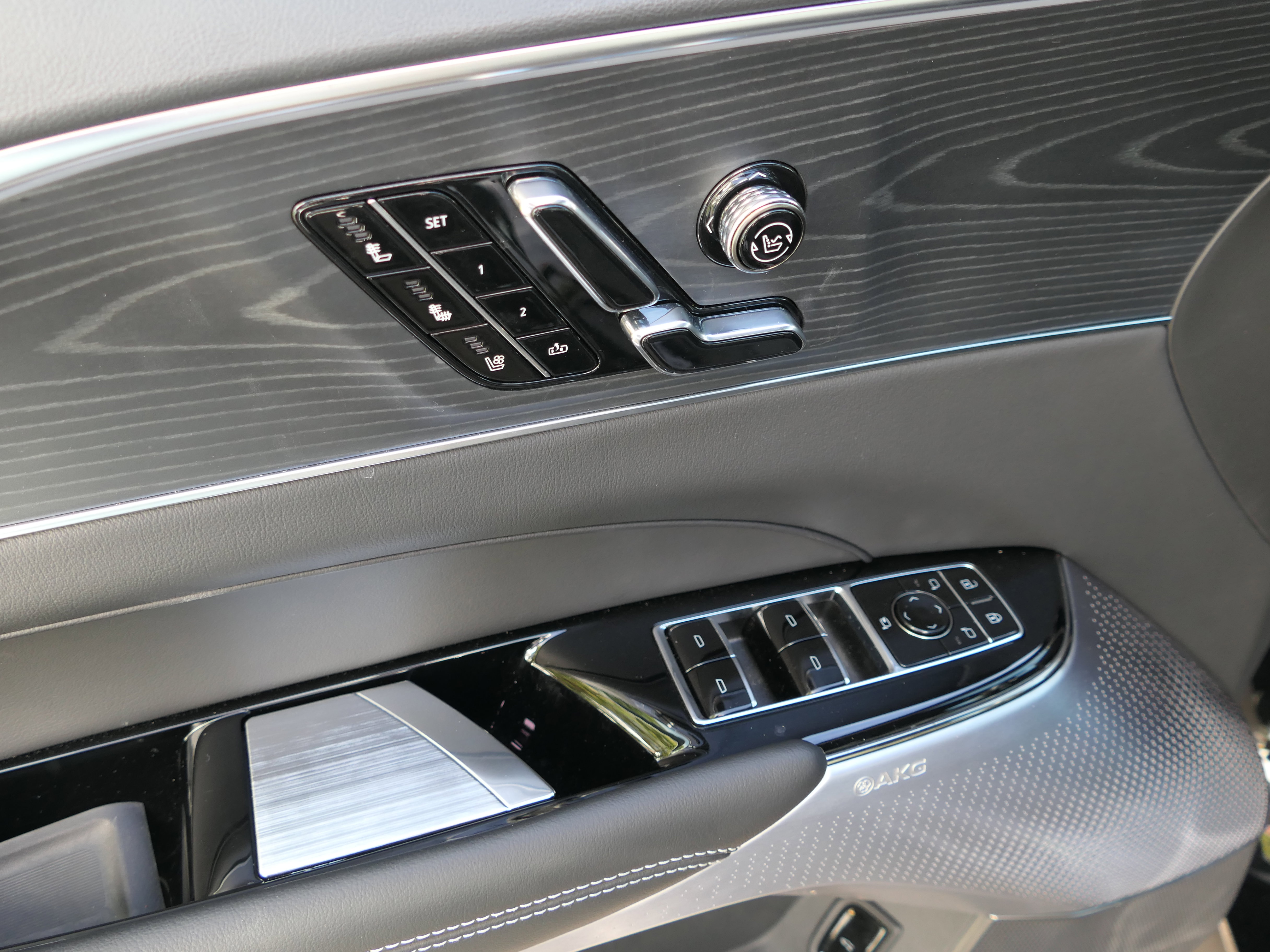 New 2026 Cadillac Lyriq Premium Luxury AWD/4WD image 15