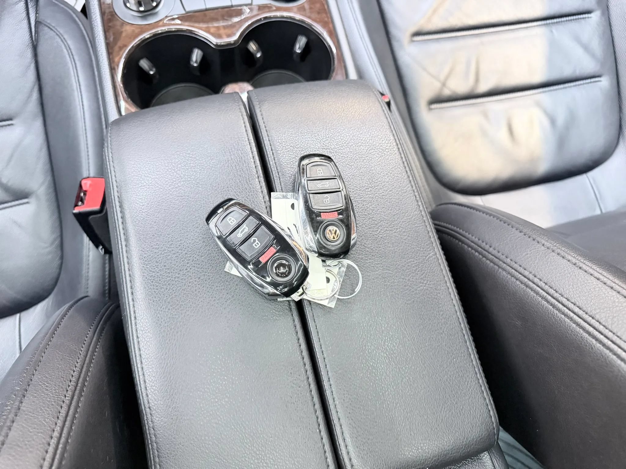Used 2013 Volkswagen Touareg Executive AWD/4WD image 20