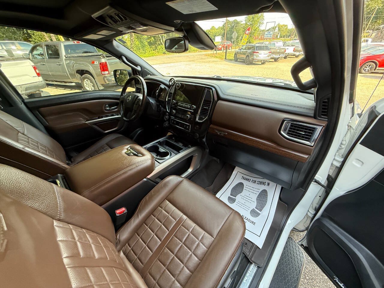 Used 2021 Nissan Titan Platinum Reserve w/ Moonroof Package AWD/4WD image 25