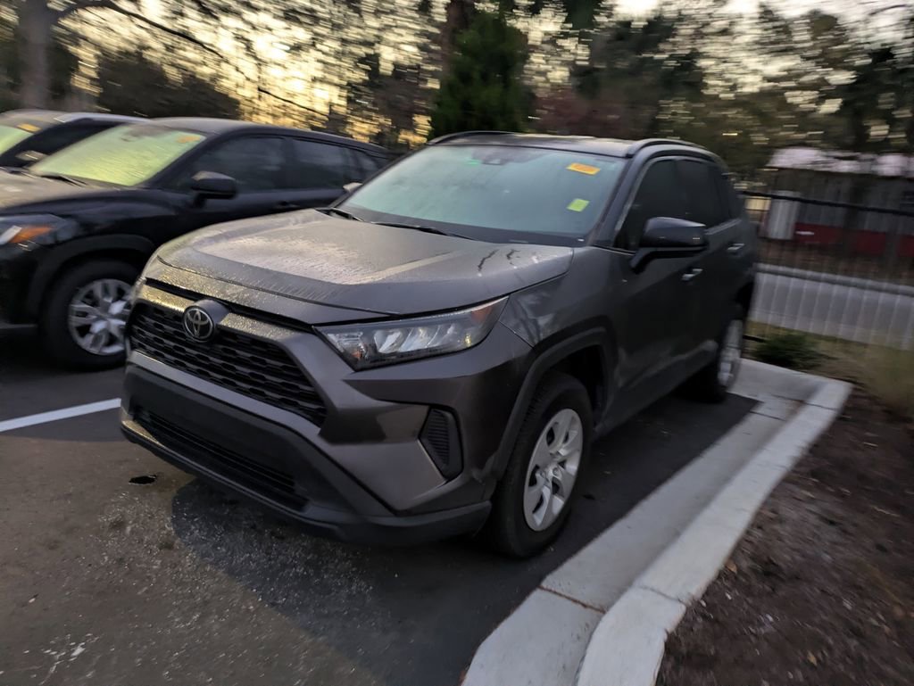 Used 2019 Toyota RAV4 LE image 4