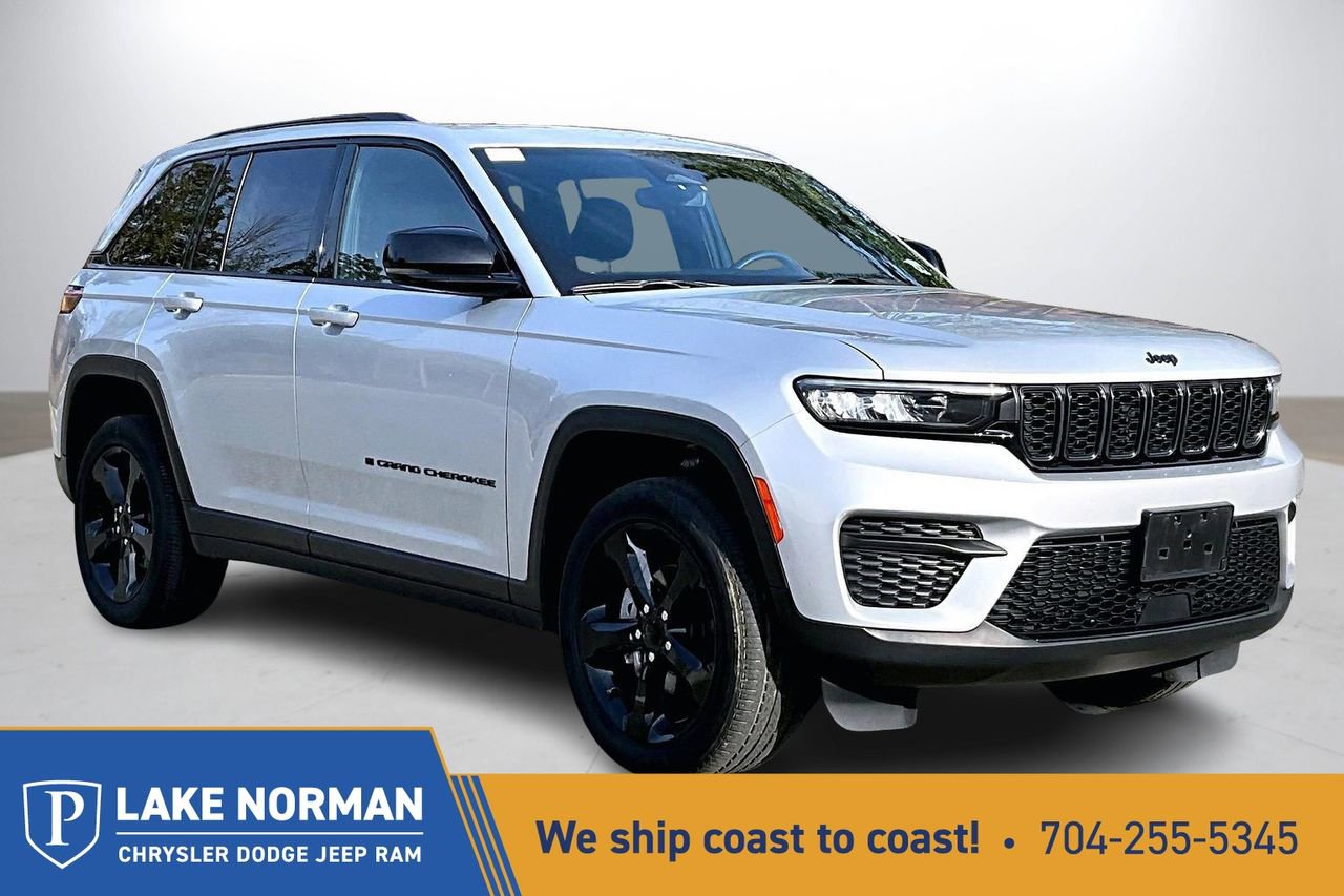 Certified 2023 Jeep Grand Cherokee Altitude image 1
