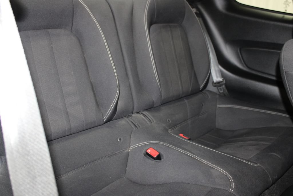 Used 2018 Ford Mustang Coupe RWD image 30