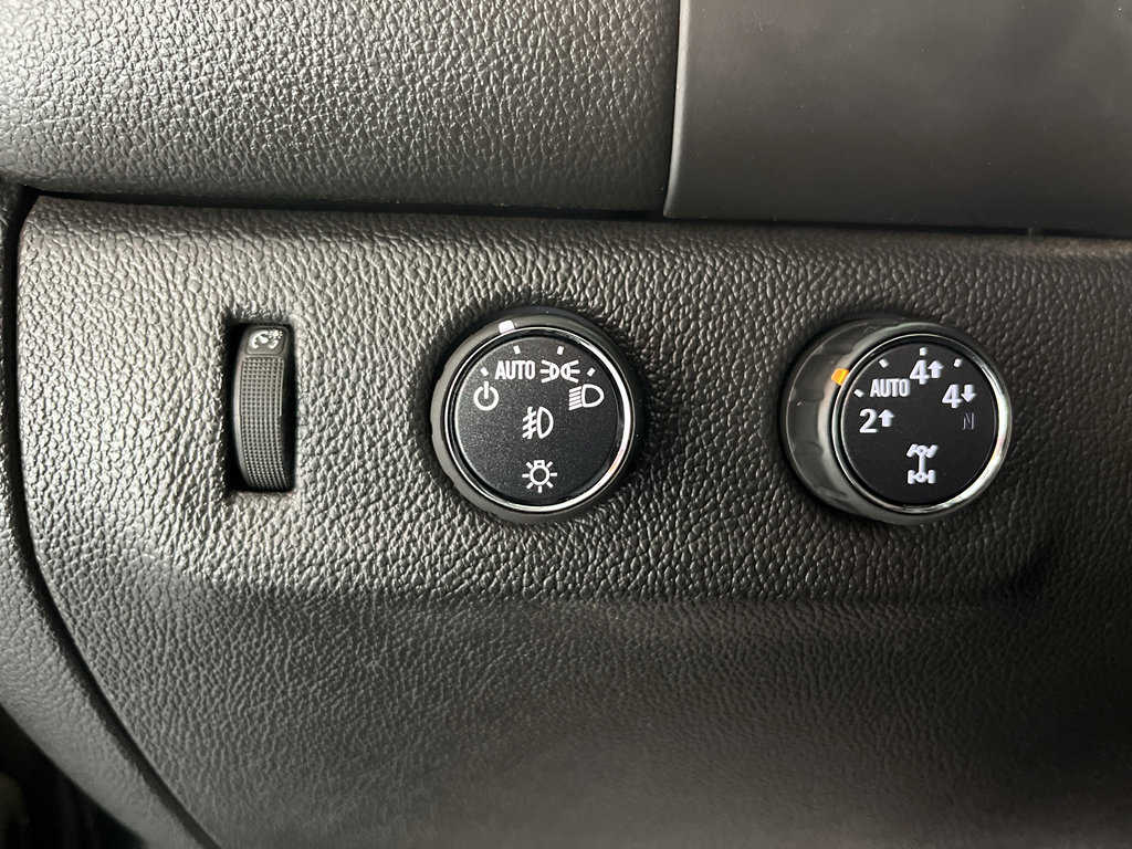 Used 2015 GMC Canyon SLE w/ All-Terrain Package image 27