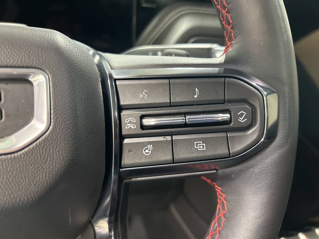 Used 2025 GMC Yukon AT4 Ultimate AWD/4WD image 17