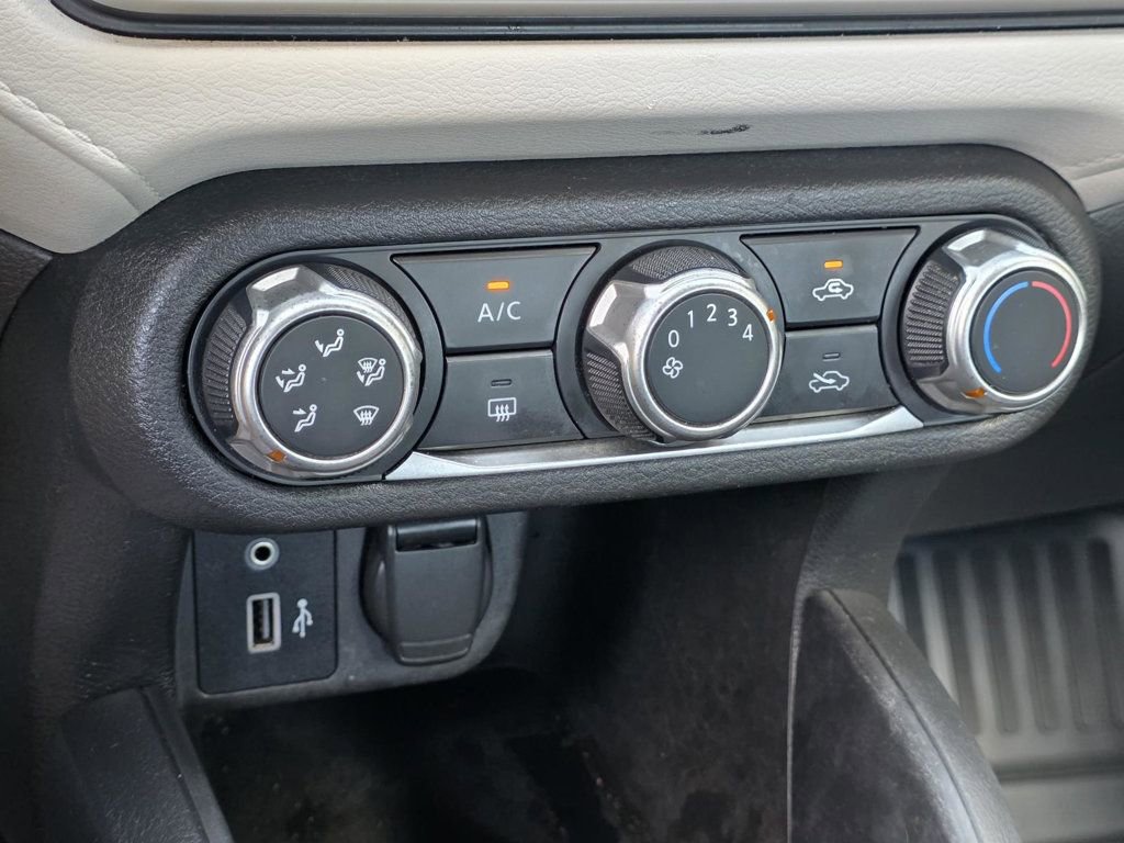 Used 2021 Nissan Versa SV image 15