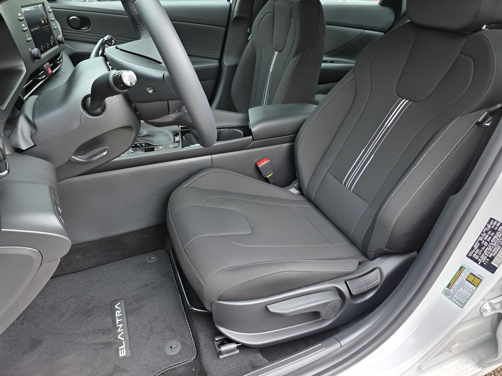 New 2026 Hyundai Elantra SEL Sport Premium FWD image 13