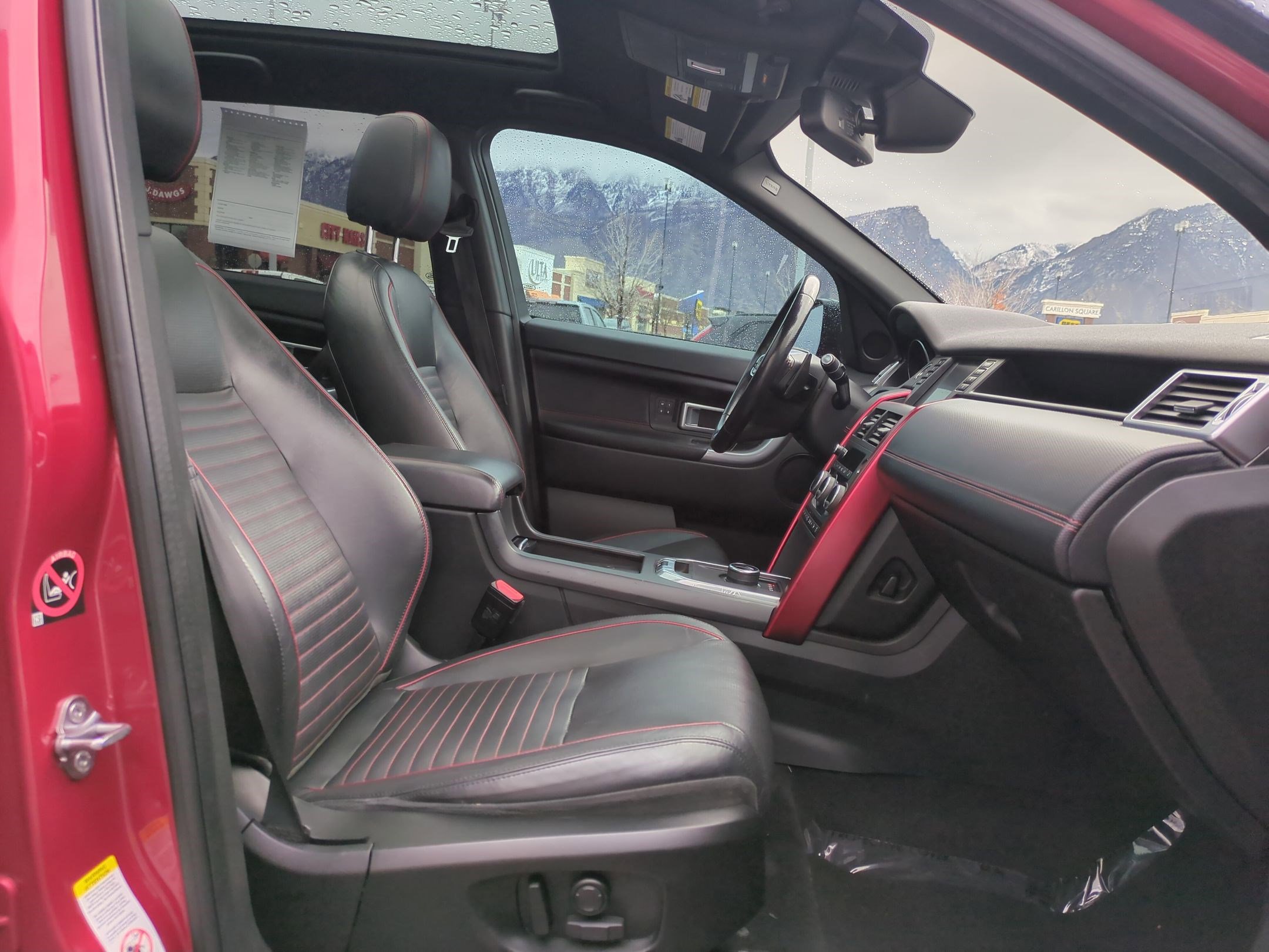 Used 2017 Land Rover Discovery Sport HSE Luxury image 34