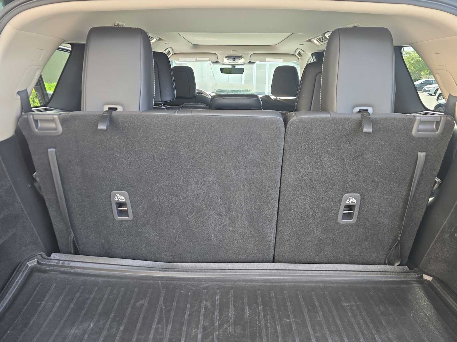 Certified 2026 INFINITI QX60 Luxe w/ Cargo Package FWD image 7