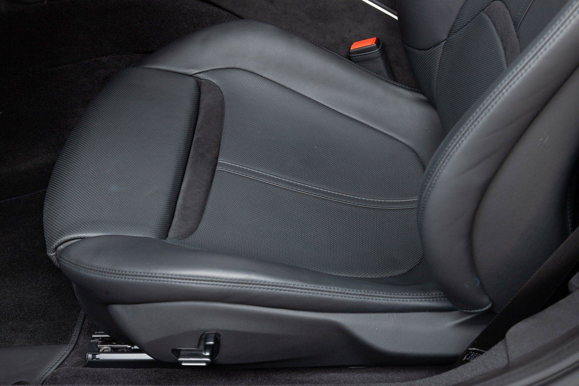 Certified 2024 Ferrari Roma Spider RWD image 32