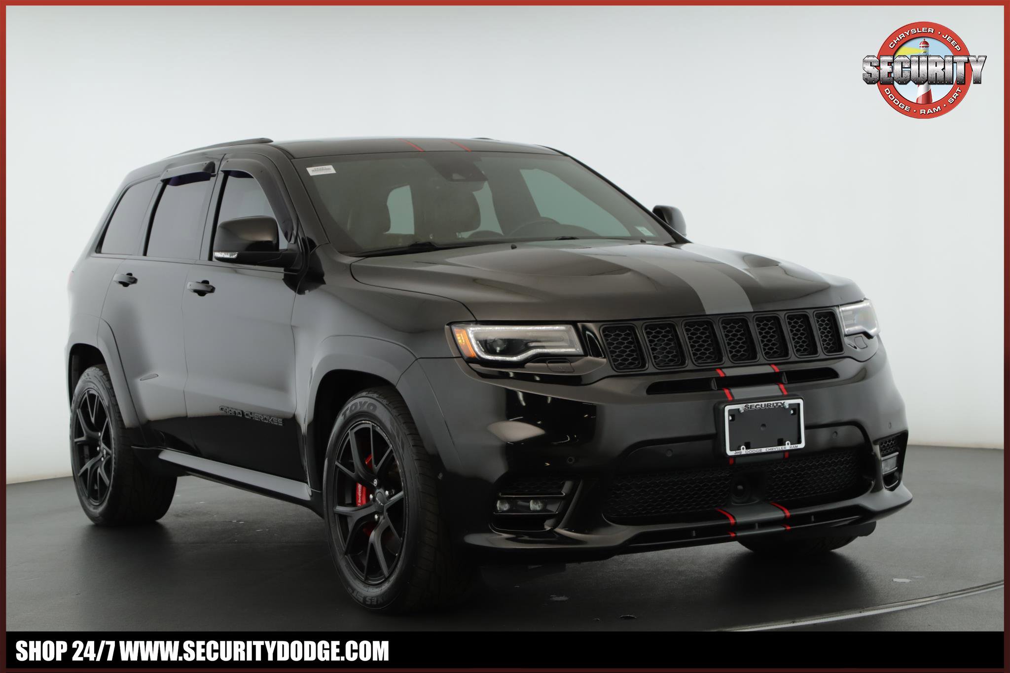 Used 2018 Jeep Grand Cherokee SRT image 1