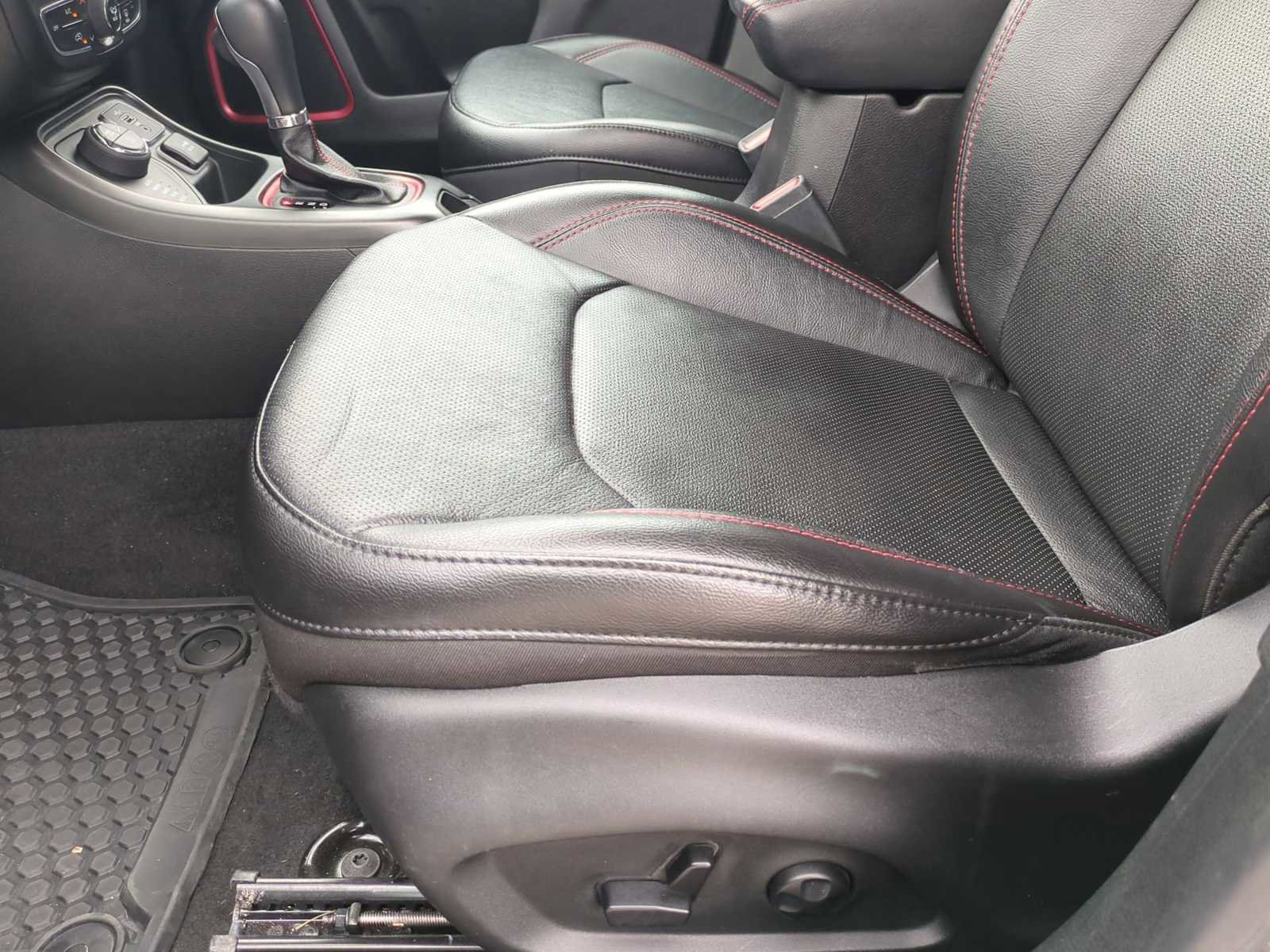 Used 2021 Jeep Compass Trailhawk AWD/4WD image 19