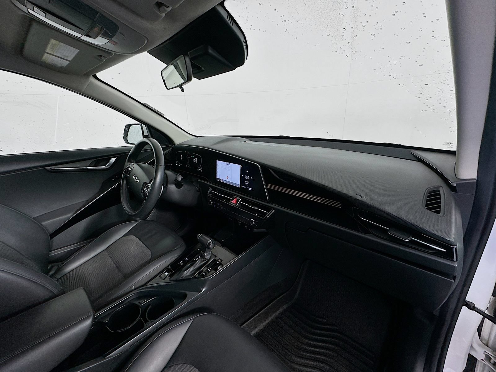 Used 2023 Kia Niro EX FWD image 28