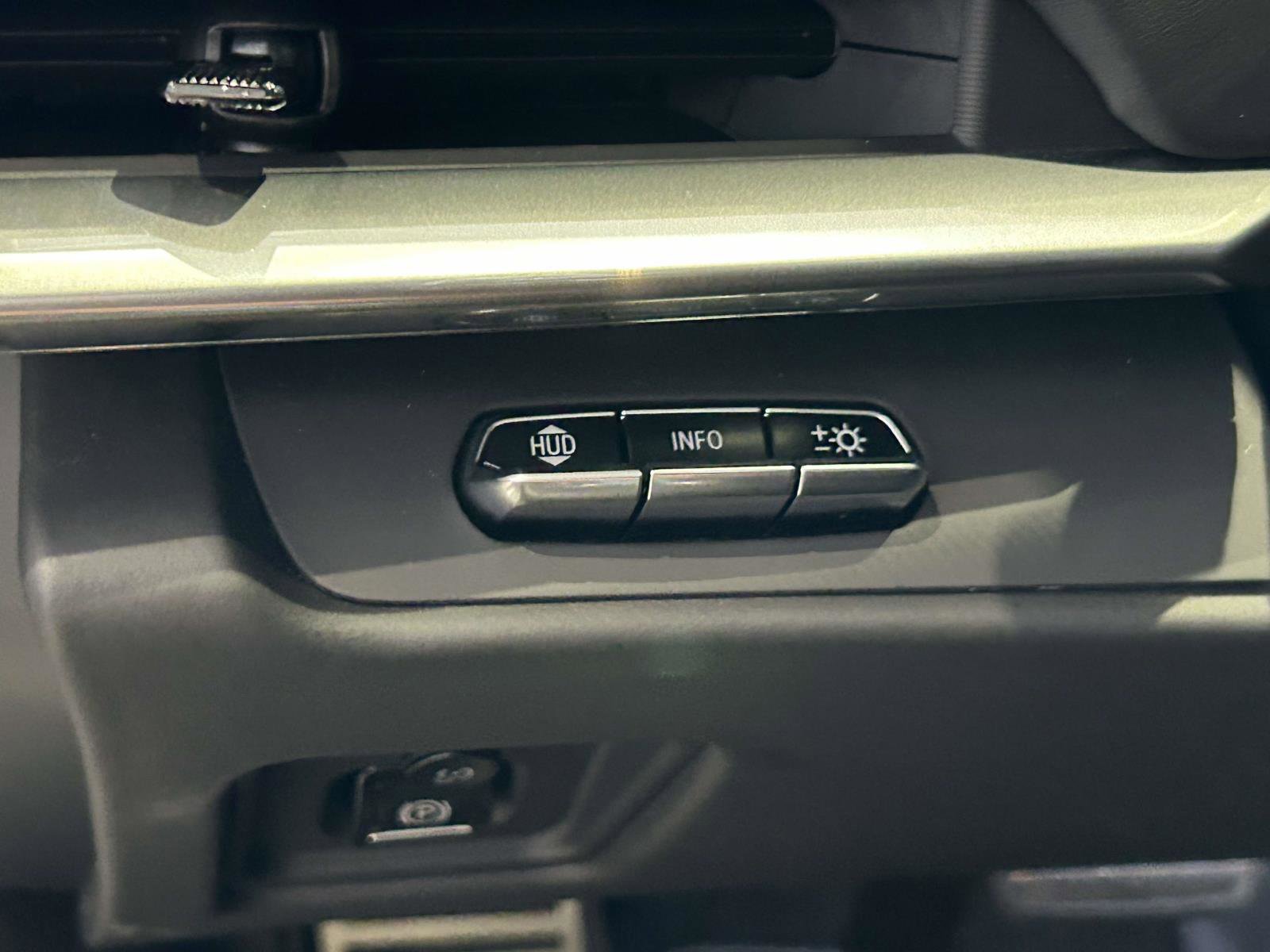 Used 2025 Chevrolet Corvette Stingray Premium Cpe w/ 3LT image 17