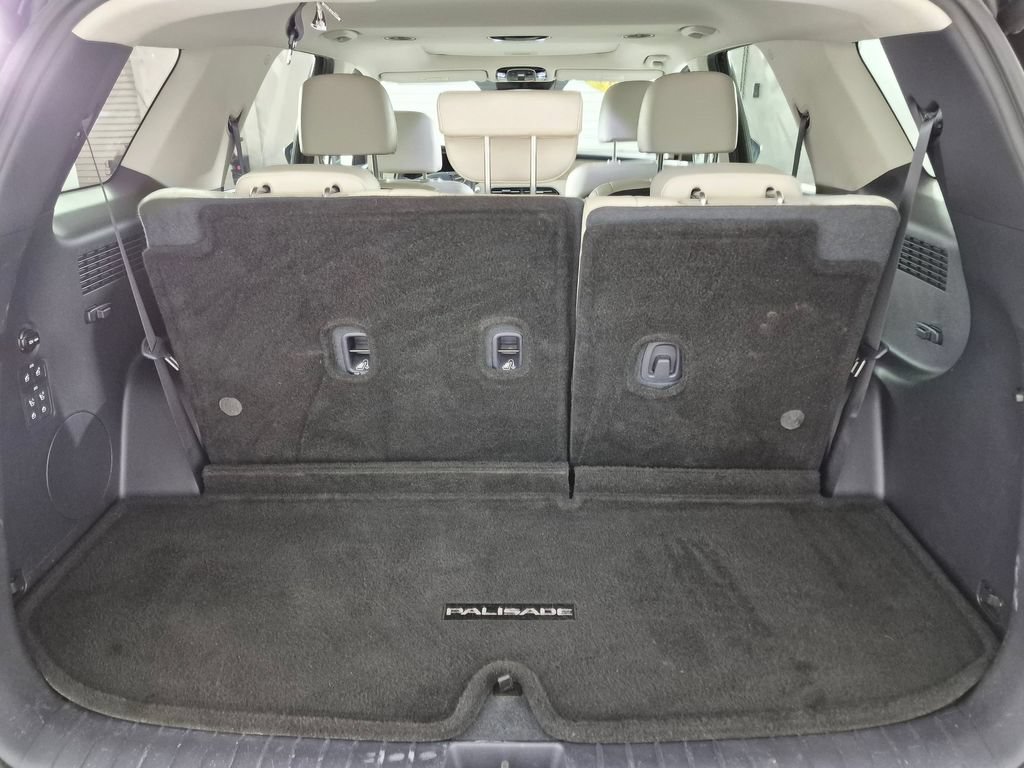 Used 2022 Hyundai Palisade SEL w/ Premium Package FWD image 27
