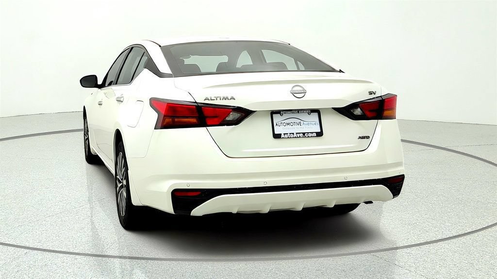 Used 2024 Nissan Altima 2.5 SV AWD/4WD image 6