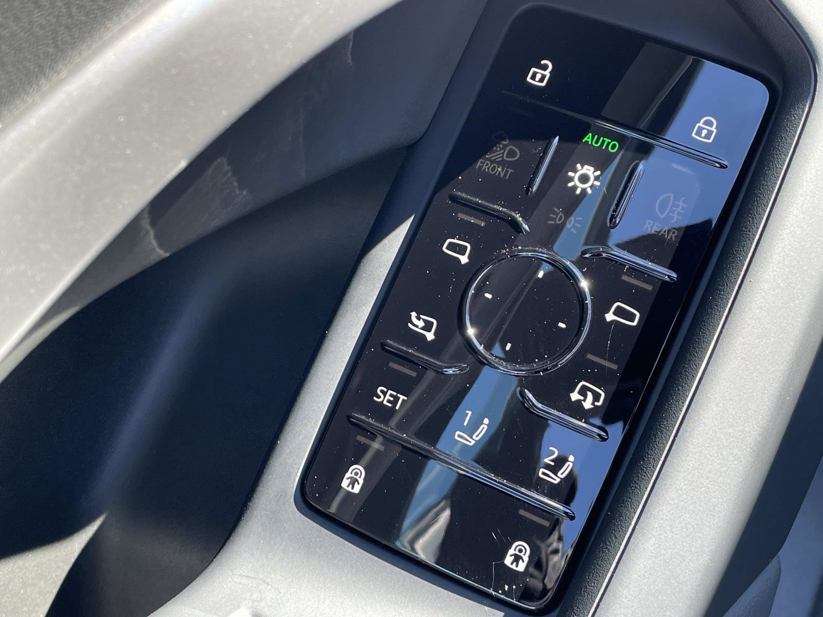 Used 2025 Audi Q5 Premium w/ Convenience Package image 18