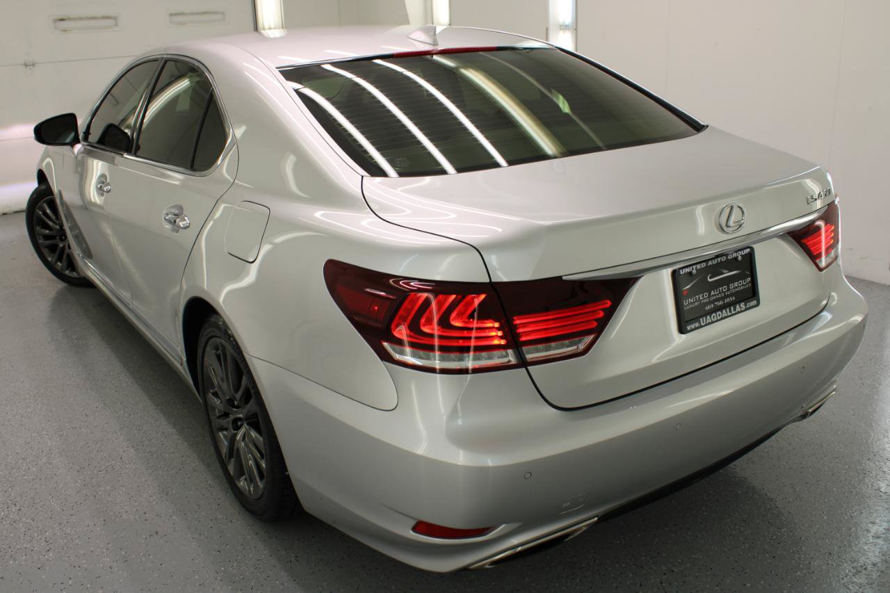 Used 2016 Lexus LS 460 w/ Comfort Package RWD image 30