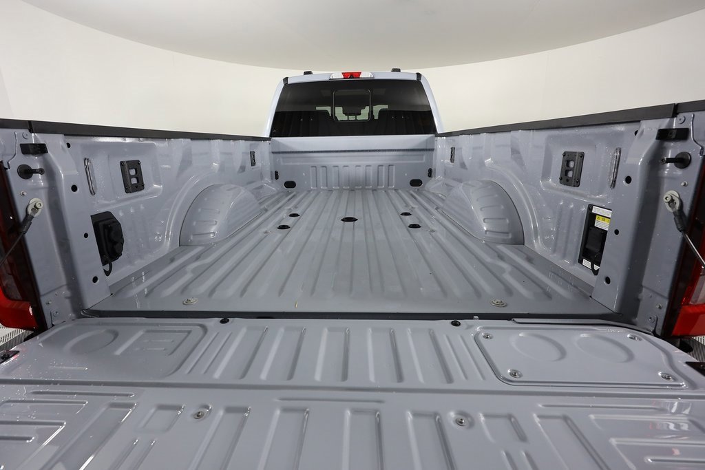 Used 2025 Ford F450 Platinum w/ FX4 Off-Road Package image 7
