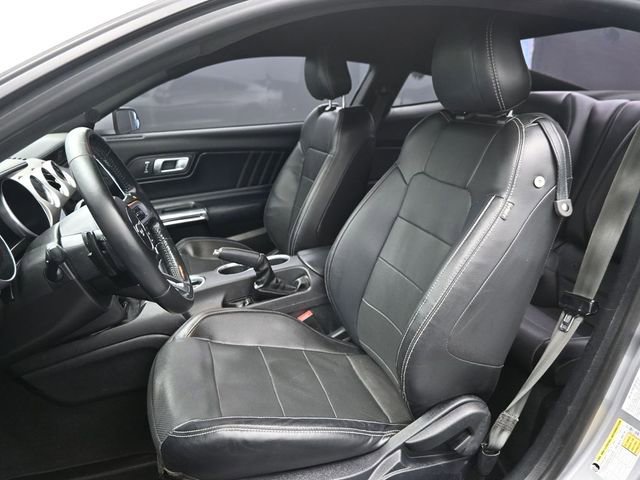 Used 2020 Ford Mustang Premium RWD image 8