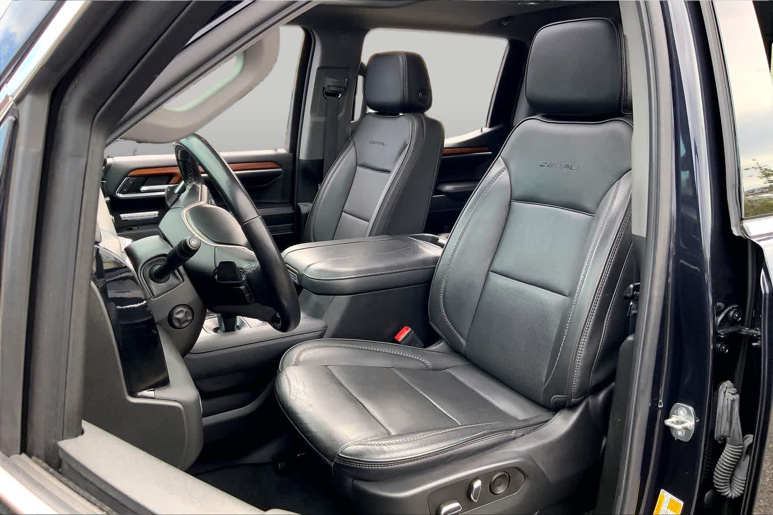 Used 2023 GMC Sierra 1500 Denali w/ Denali Reserve Package AWD/4WD image 9