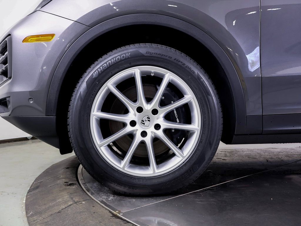 Certified 2025 Porsche Cayenne image 23