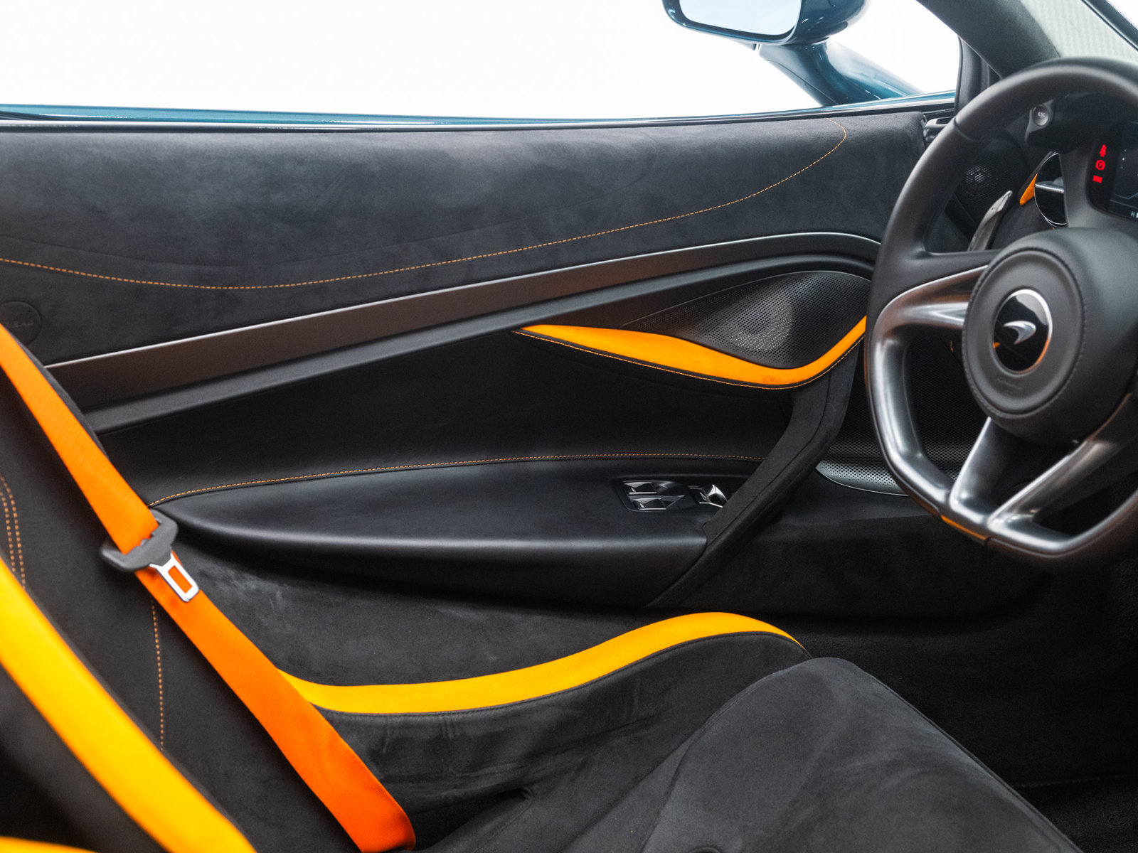 Used 2024 McLaren 750S Spider RWD image 39