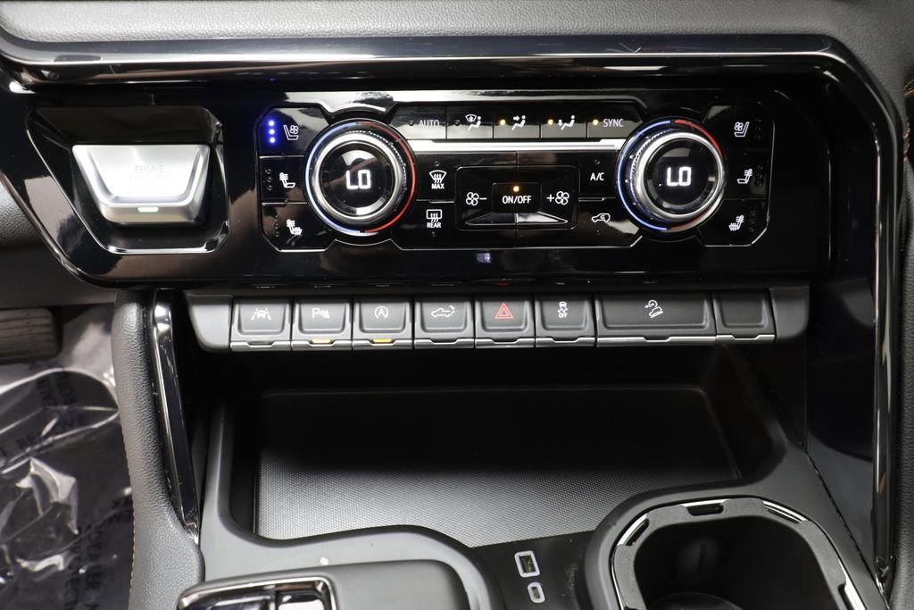 Used 2023 GMC Sierra 1500 AT4 w/ Technology Package image 11