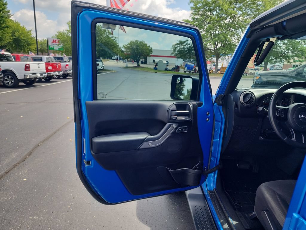 Used 2015 Jeep Wrangler Unlimited Sport w/ Quick Order Package 24S AWD/4WD image 11
