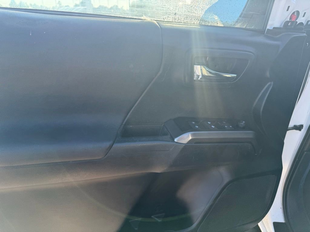 Used 2020 Toyota Tacoma TRD Sport w/ Technology Package AWD/4WD image 19