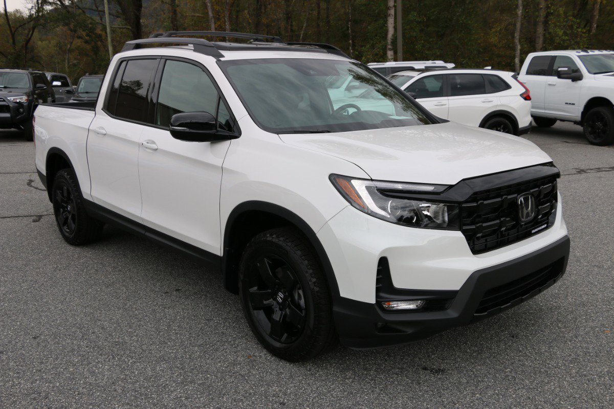 Used 2025 Honda Ridgeline Black Edition image 10