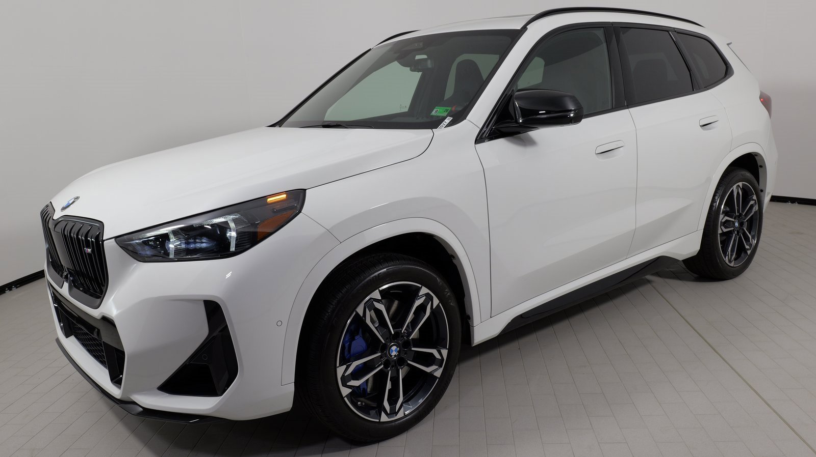 Used 2024 BMW X1 M35i w/ Premium Package image 3