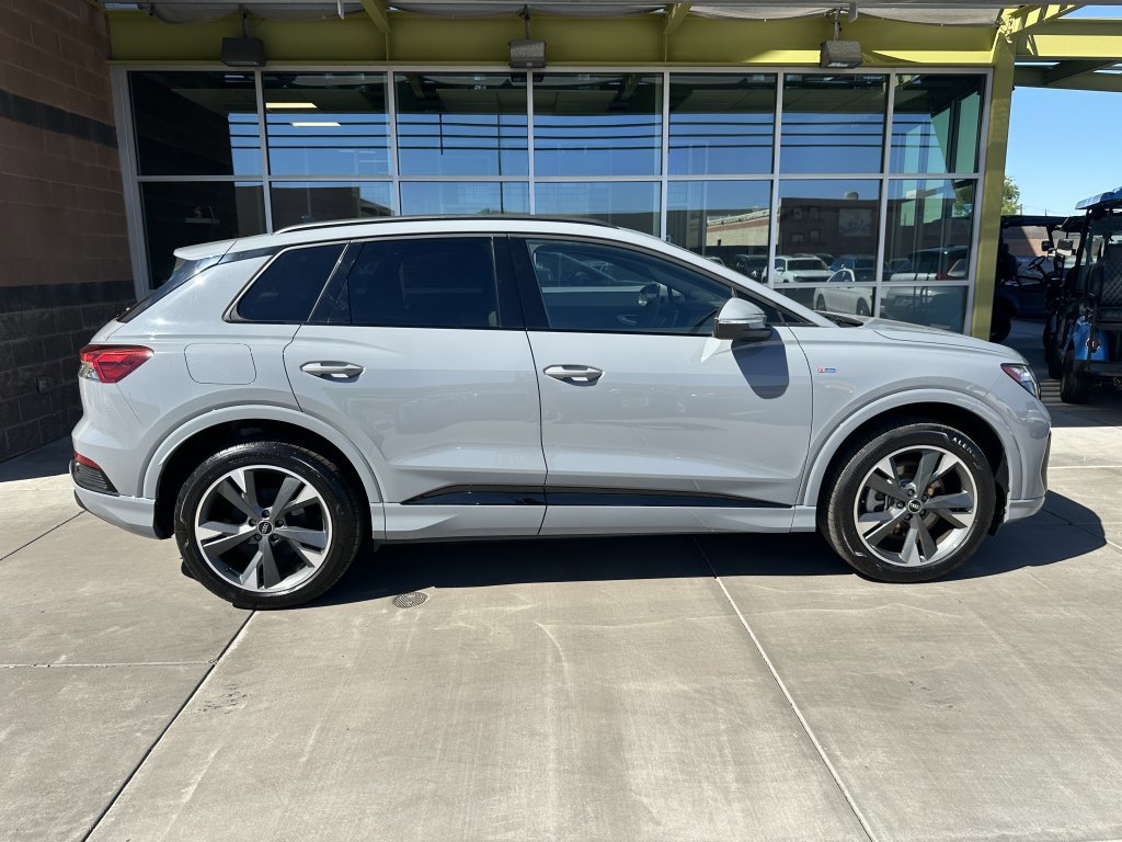 Used 2024 Audi Q4 e-tron Premium w/ Convenience Package image 7