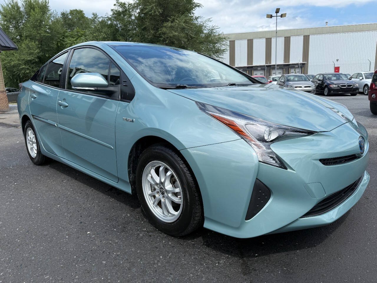 Used 2017 Toyota Prius One FWD image 3