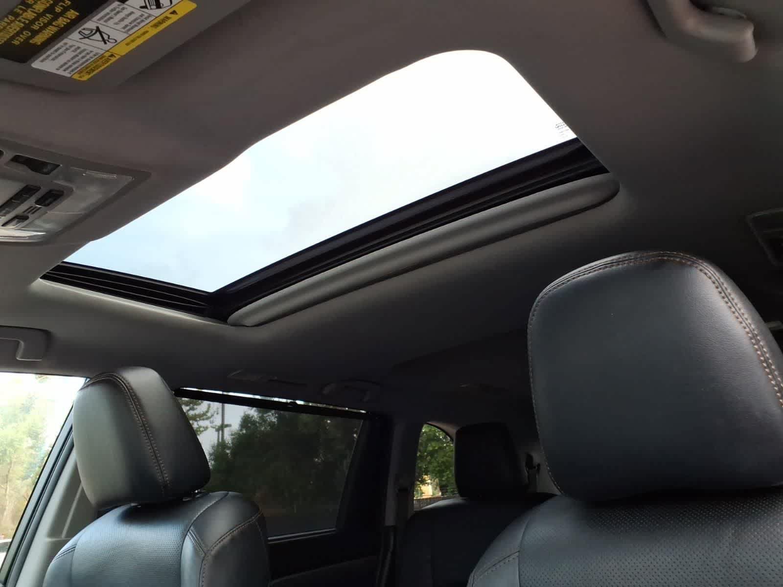 Used 2019 Toyota Highlander Limited FWD image 16