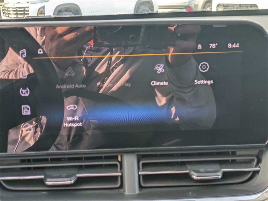 Used 2025 Chevrolet Trax LT w/ LT Convenience Package image 21