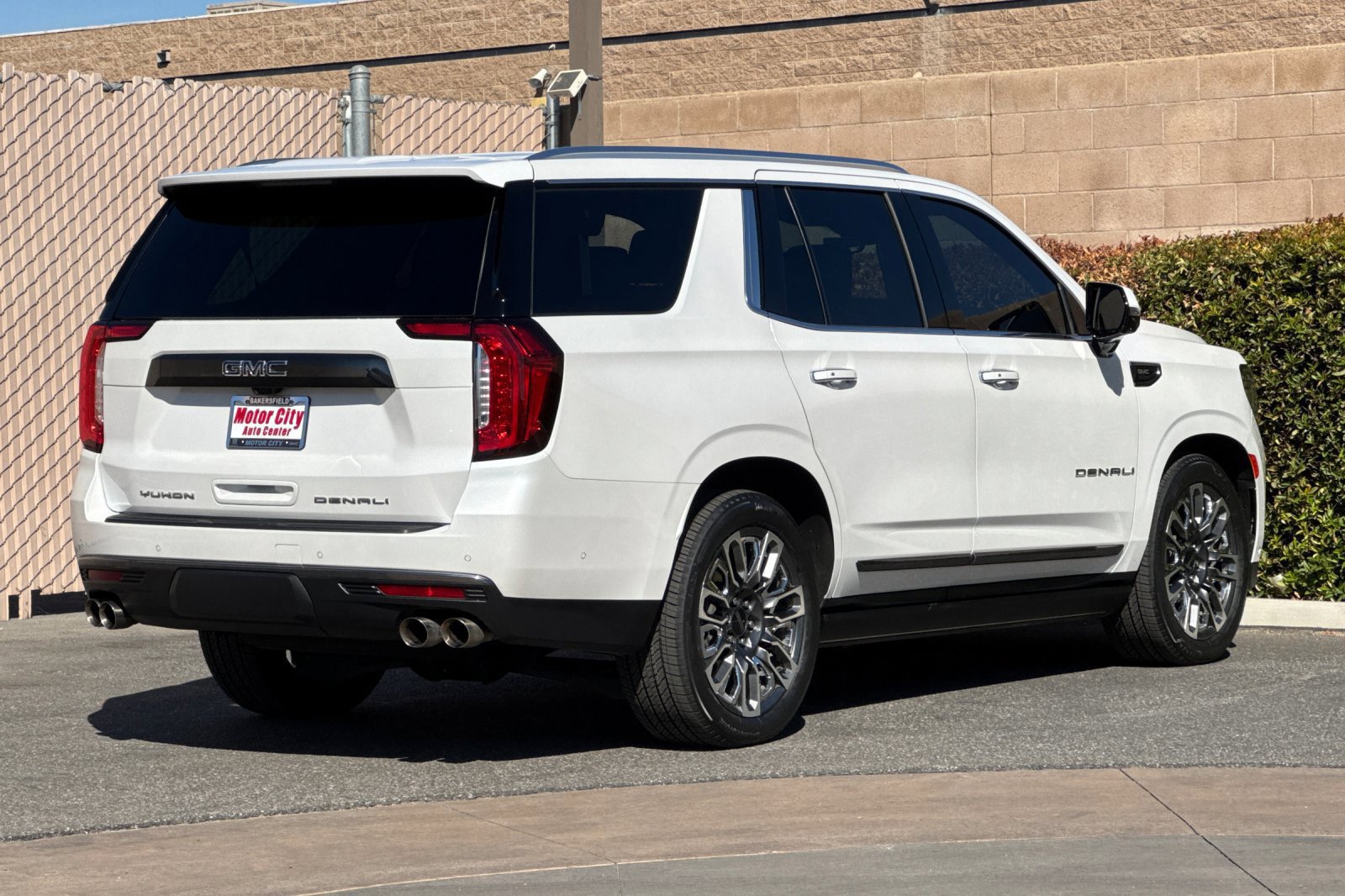 Certified 2023 GMC Yukon Denali Ultimate AWD/4WD image 4