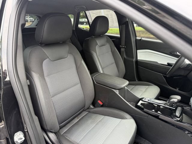 Used 2025 Chevrolet Trax LT w/ Driver Confidence Package FWD image 31
