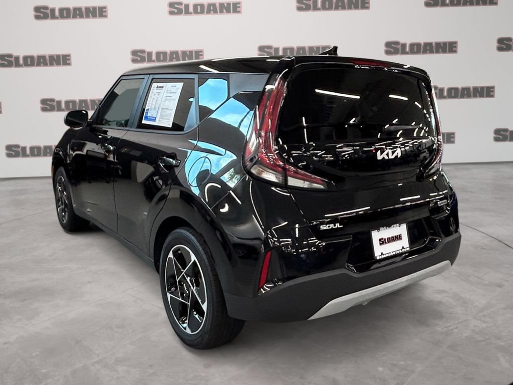 Used 2023 Kia Soul EX FWD image 3