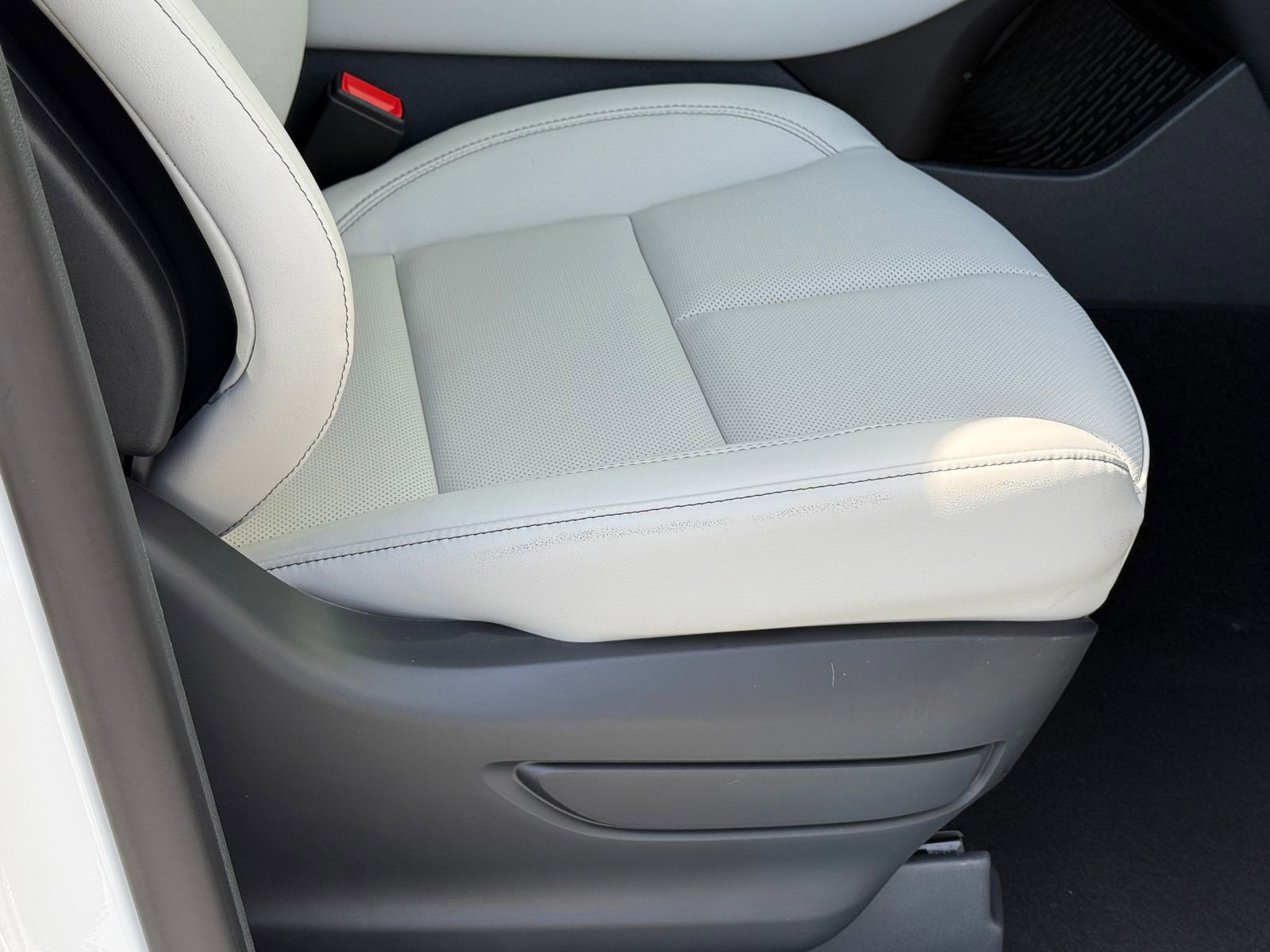 New 2026 Lincoln Aviator AWD image 13