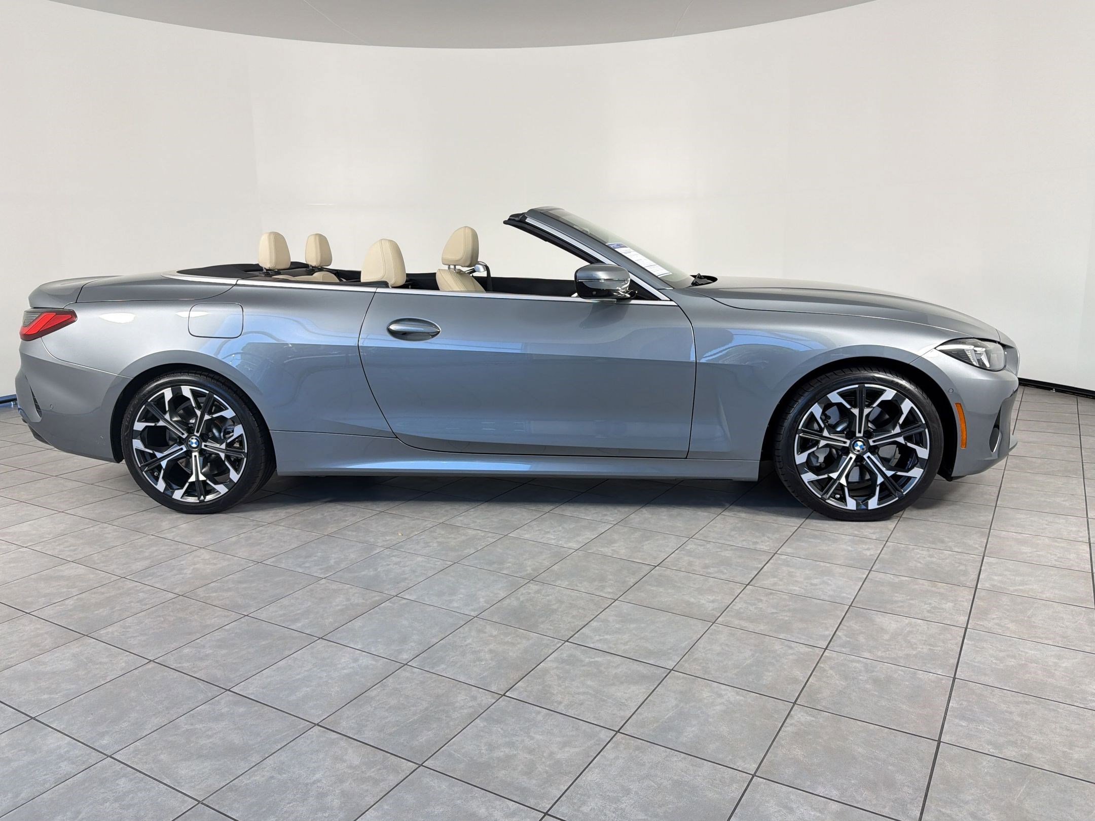 Certified 2025 BMW 430i Convertible RWD image 6