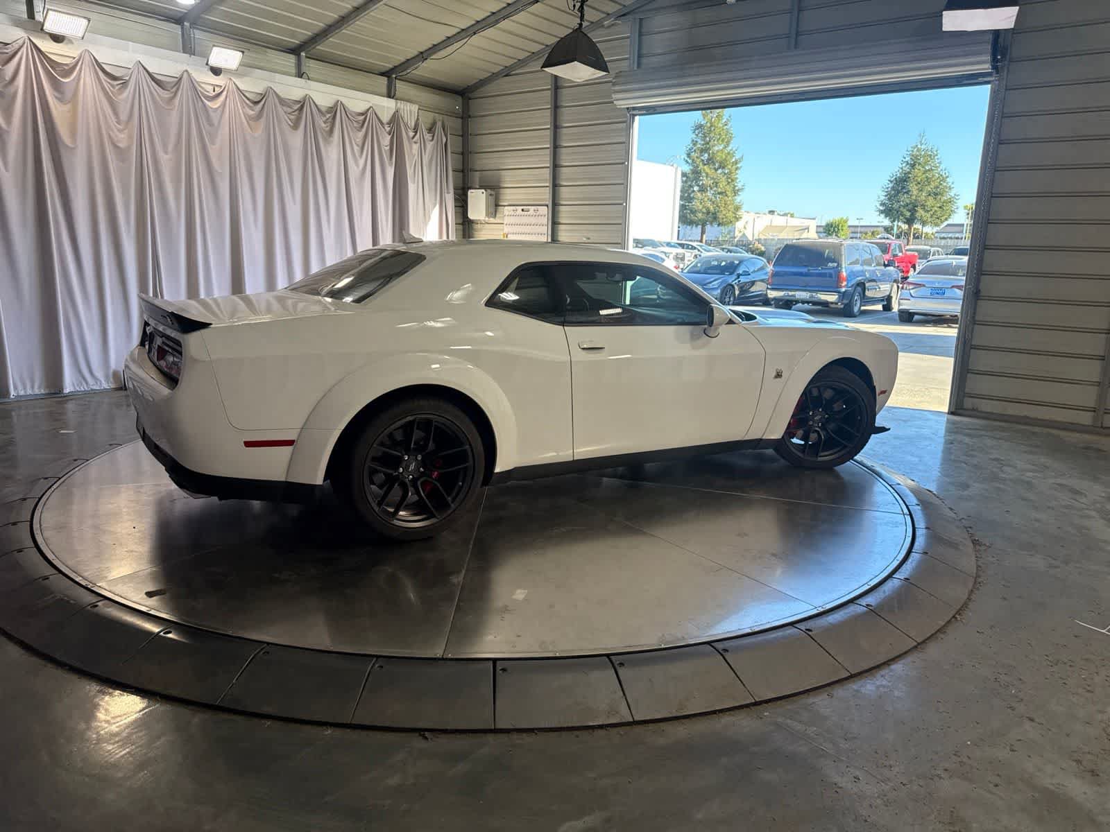 Used 2022 Dodge Challenger R/T Scat Pack RWD image 4