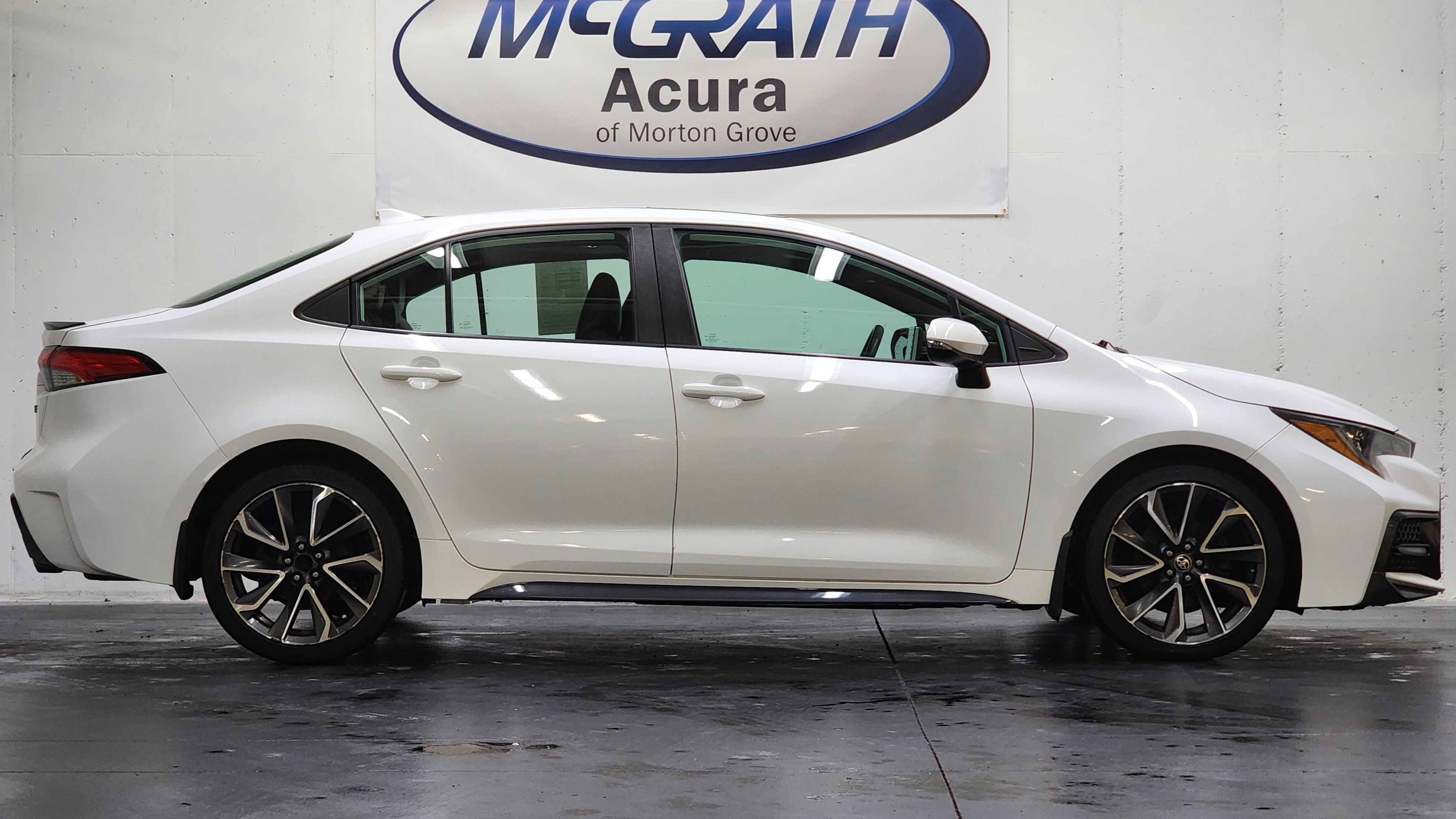 Used 2020 Toyota Corolla XSE image 3