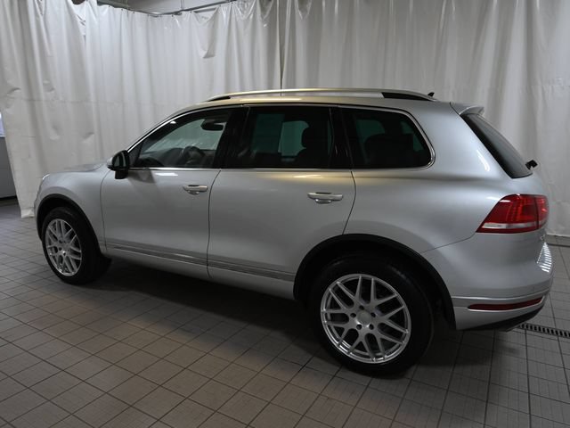 Used 2017 Volkswagen Touareg Sport AWD/4WD image 11