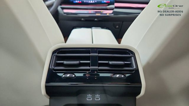 Used 2025 BMW i5 xDrive40 w/ Premium Package image 51