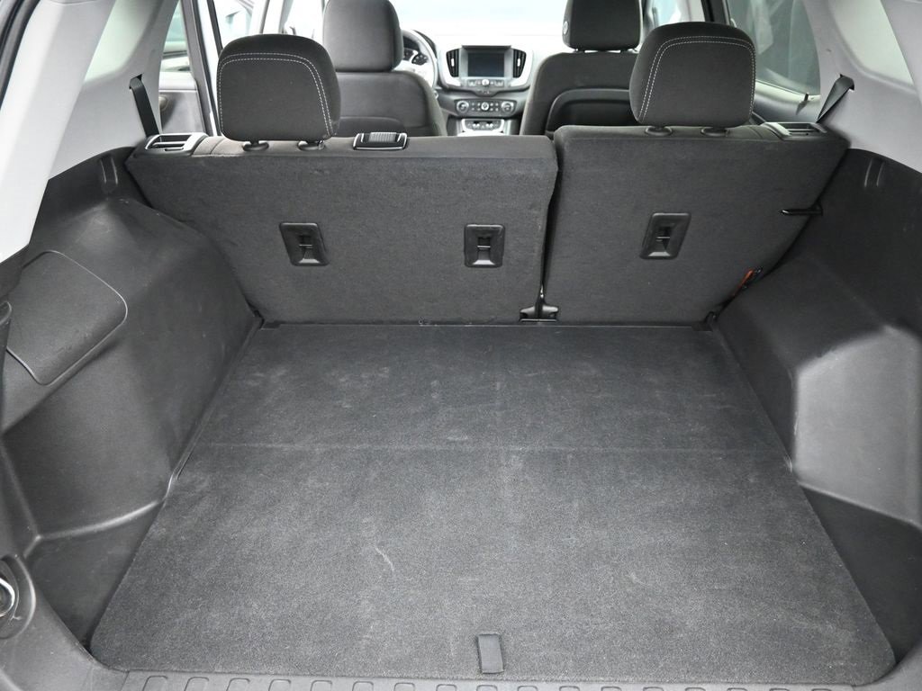 Used 2023 GMC Terrain SLE w/ Driver Convenience Package image 14