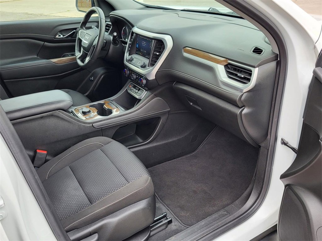 Used 2023 GMC Acadia SLE w/ Driver Convenience Package image 9